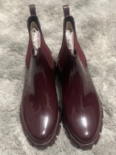Load image into Gallery viewer, Women&#39;s Burgundy patent Lug Sole Rain Boots